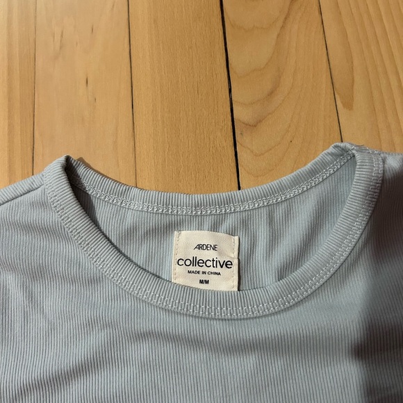 Ardène | 2 Workout Tops (Fitted) - Picture 3 of 8